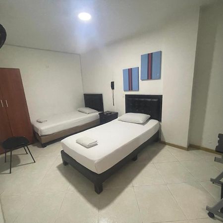 Hotel Villa Real Medellin Bagian luar foto