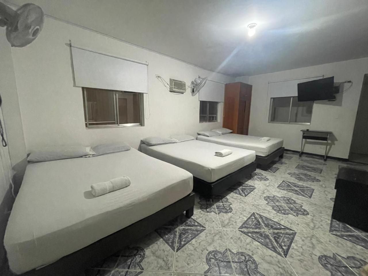 Hotel Villa Real Medellin Bagian luar foto