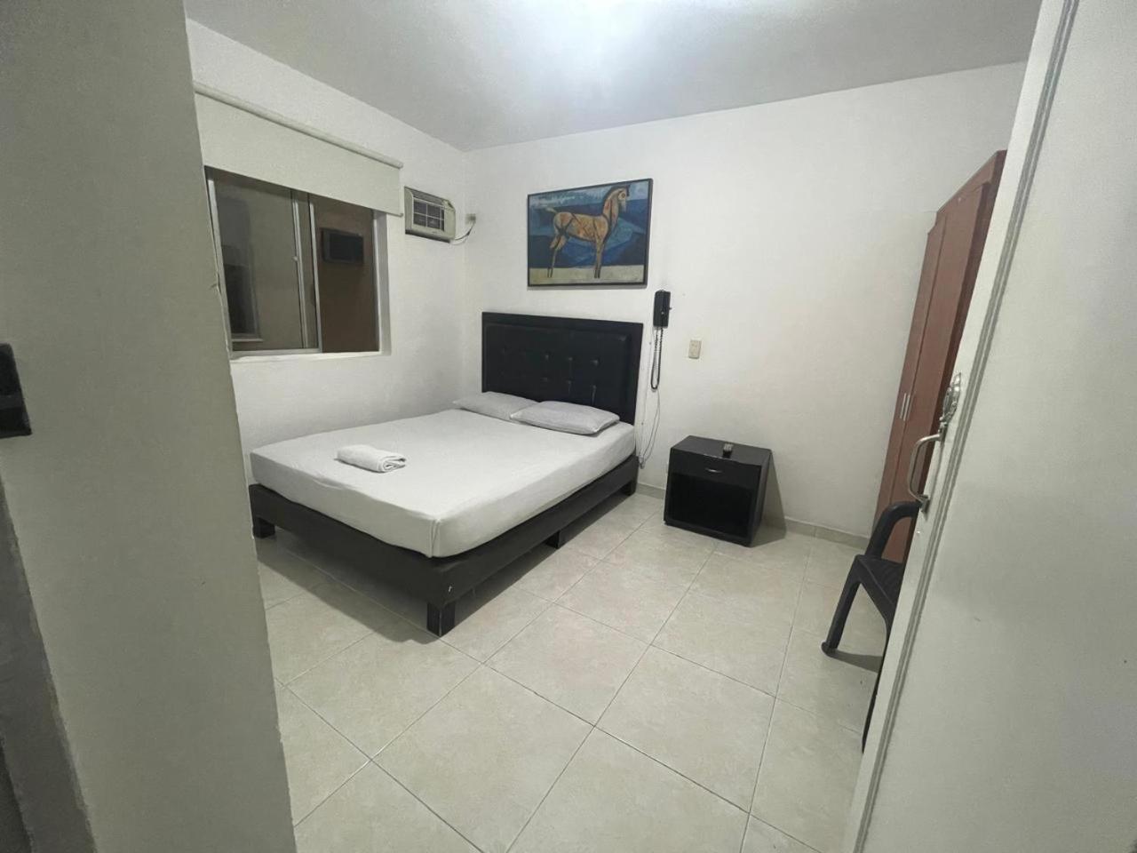 Hotel Villa Real Medellin Bagian luar foto