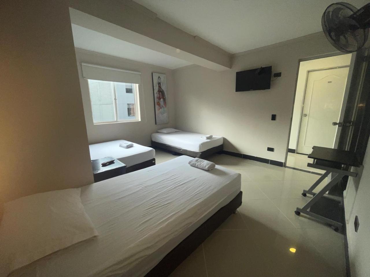 Hotel Villa Real Medellin Bagian luar foto