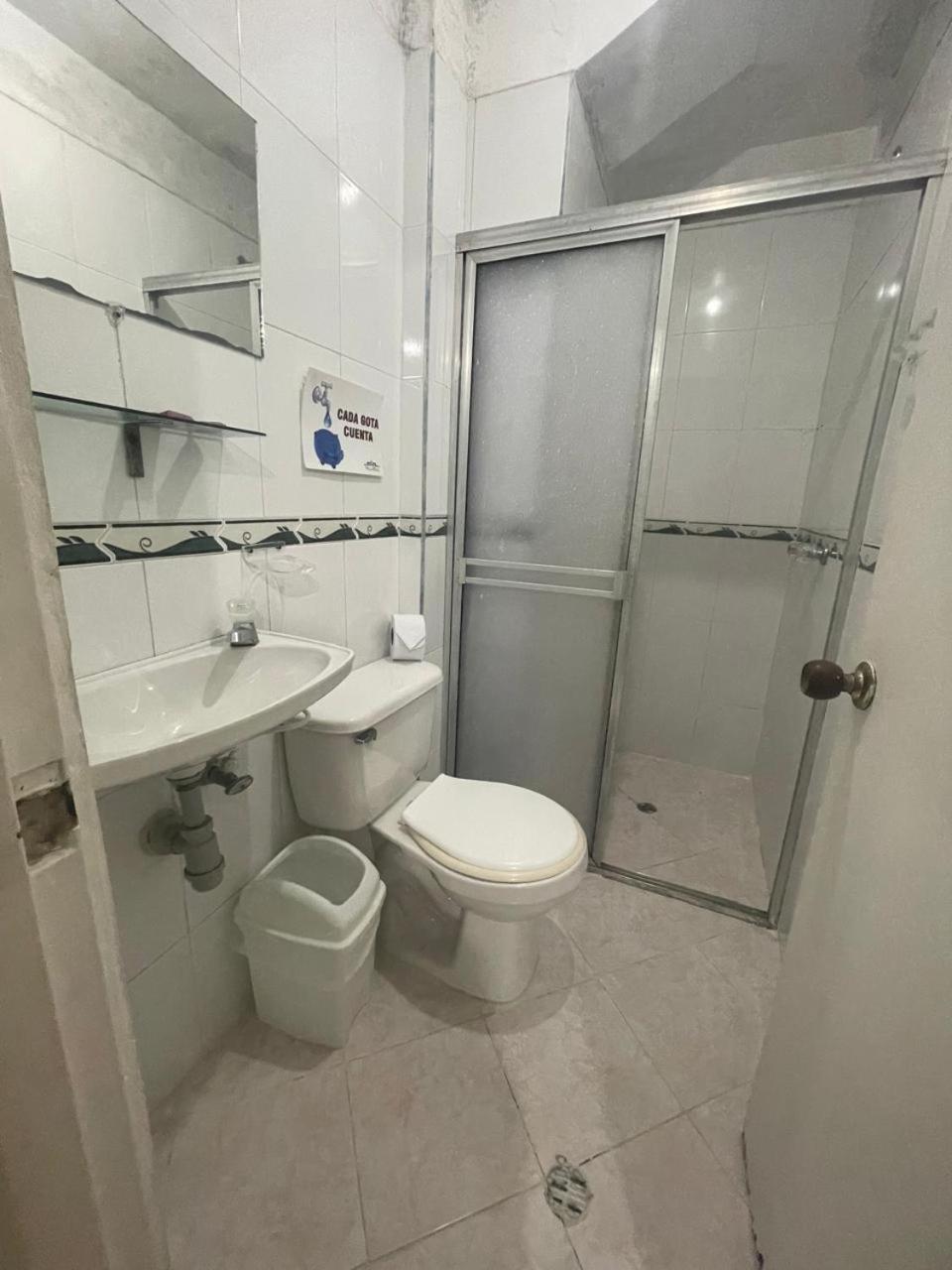 Hotel Villa Real Medellin Bagian luar foto