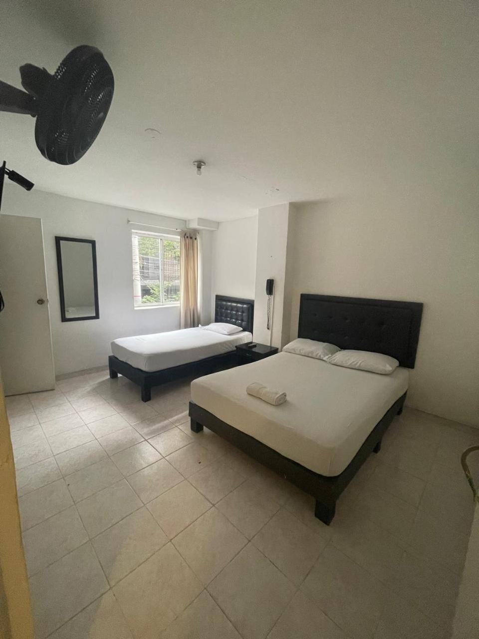 Hotel Villa Real Medellin Bagian luar foto