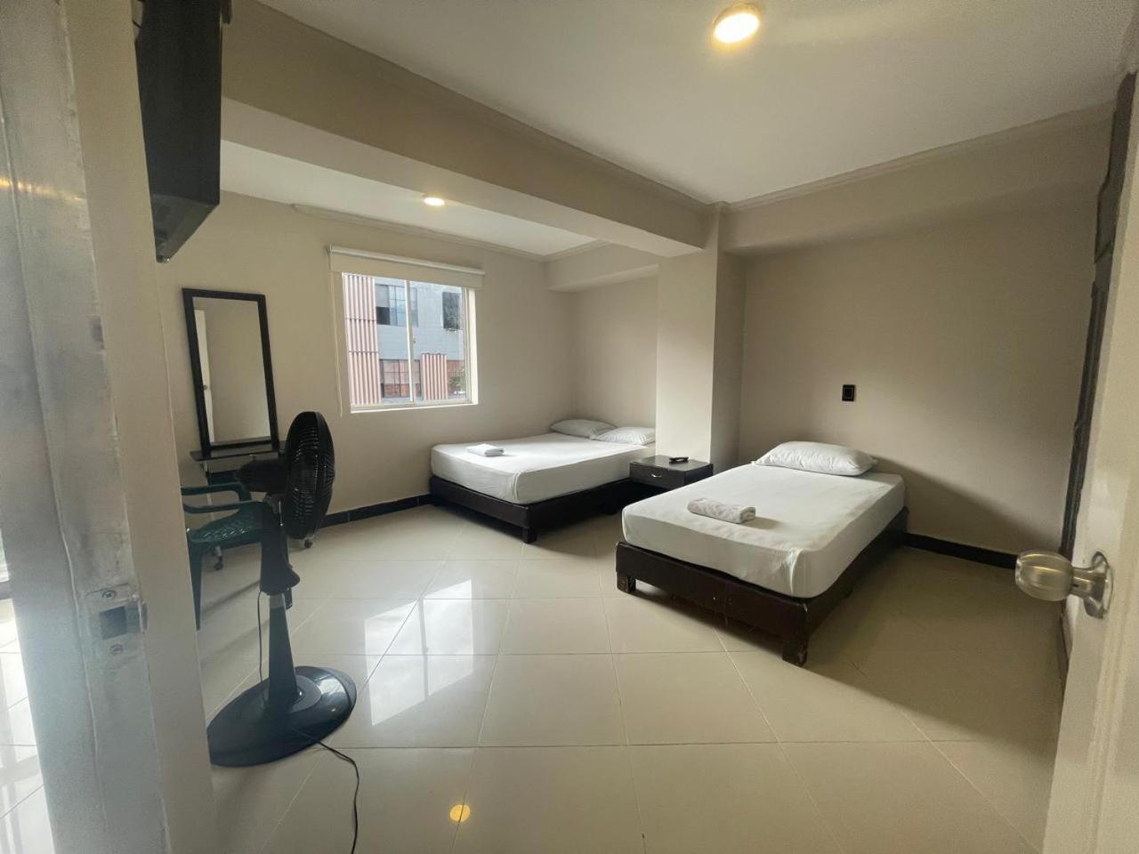 Hotel Villa Real Medellin Bagian luar foto
