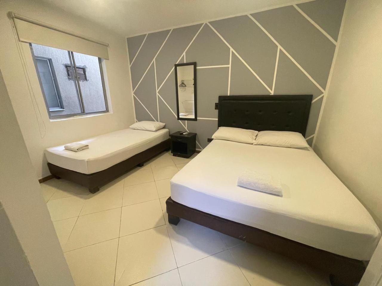 Hotel Villa Real Medellin Bagian luar foto