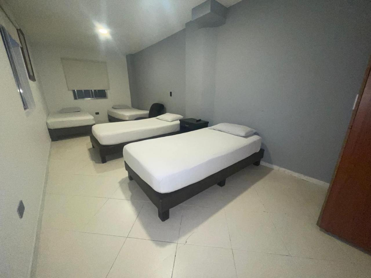 Hotel Villa Real Medellin Bagian luar foto