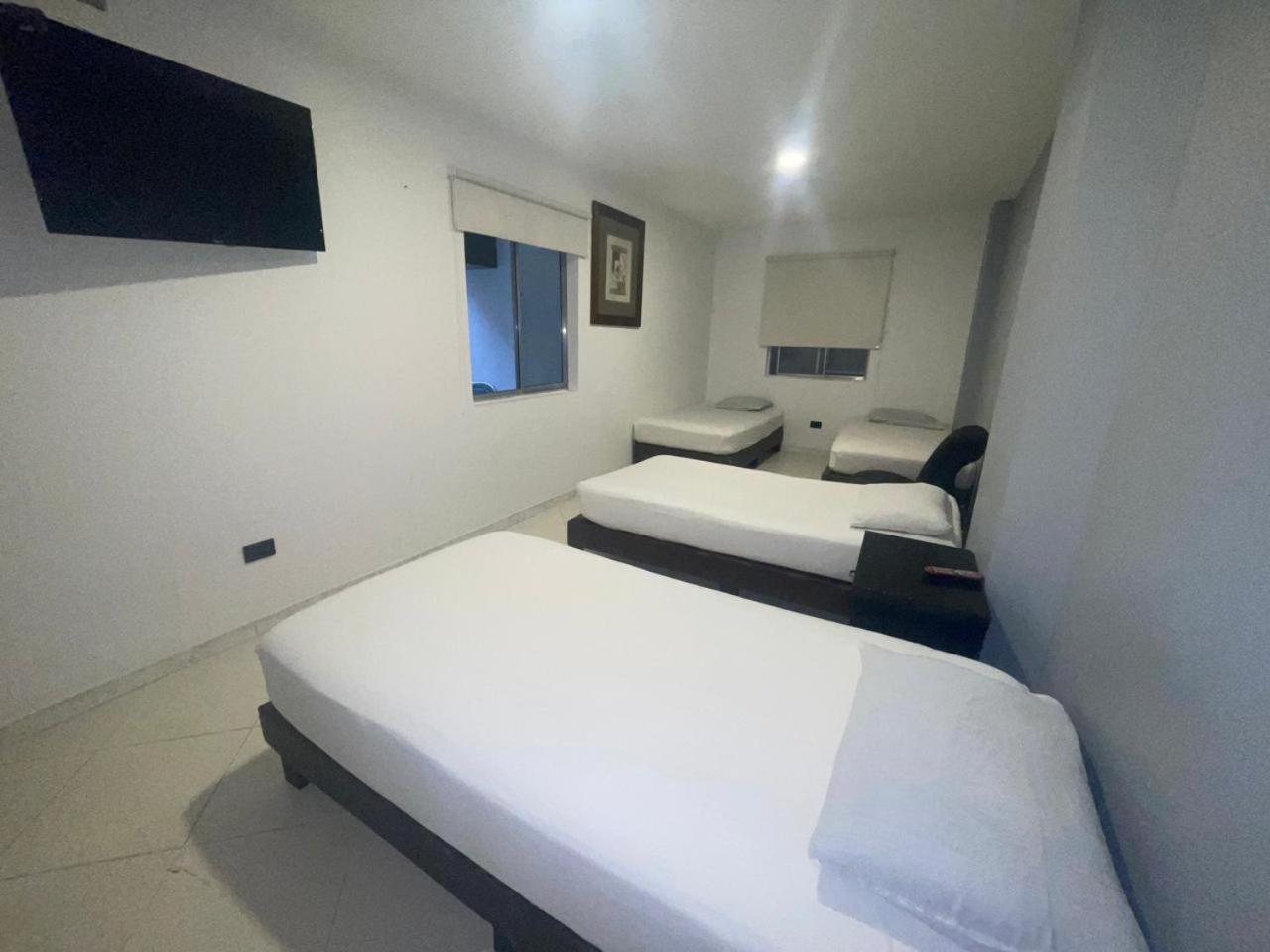Hotel Villa Real Medellin Bagian luar foto