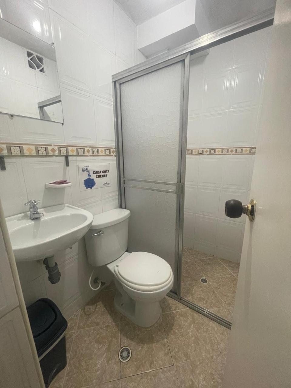 Hotel Villa Real Medellin Bagian luar foto