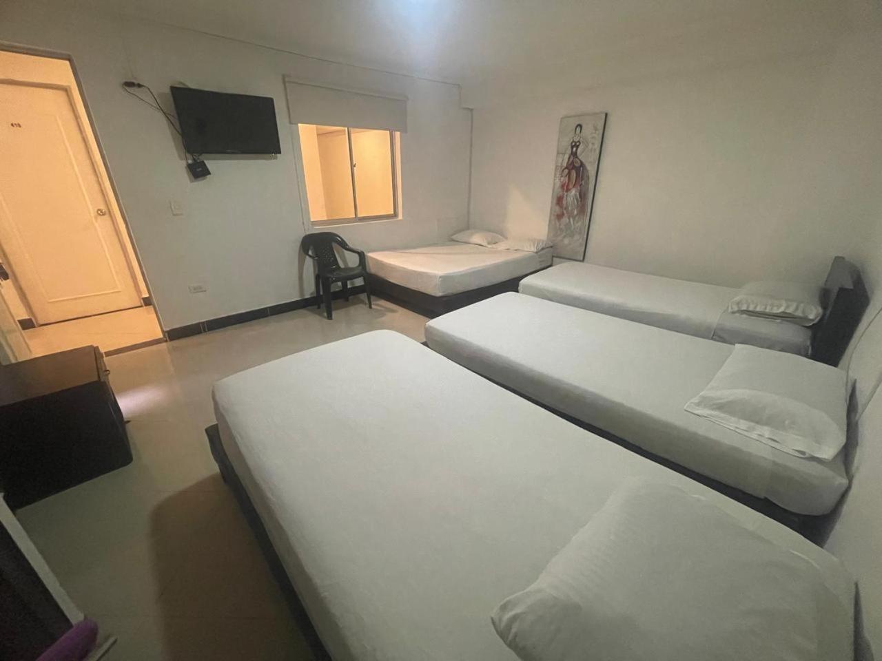 Hotel Villa Real Medellin Bagian luar foto