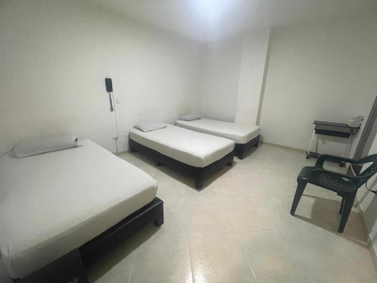 Hotel Villa Real Medellin Bagian luar foto